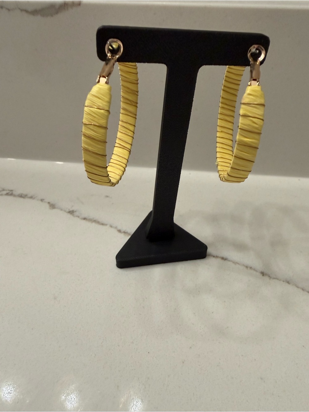 ⛔️Yellow Faceted Hoop Earrings - Picture 4 of 7